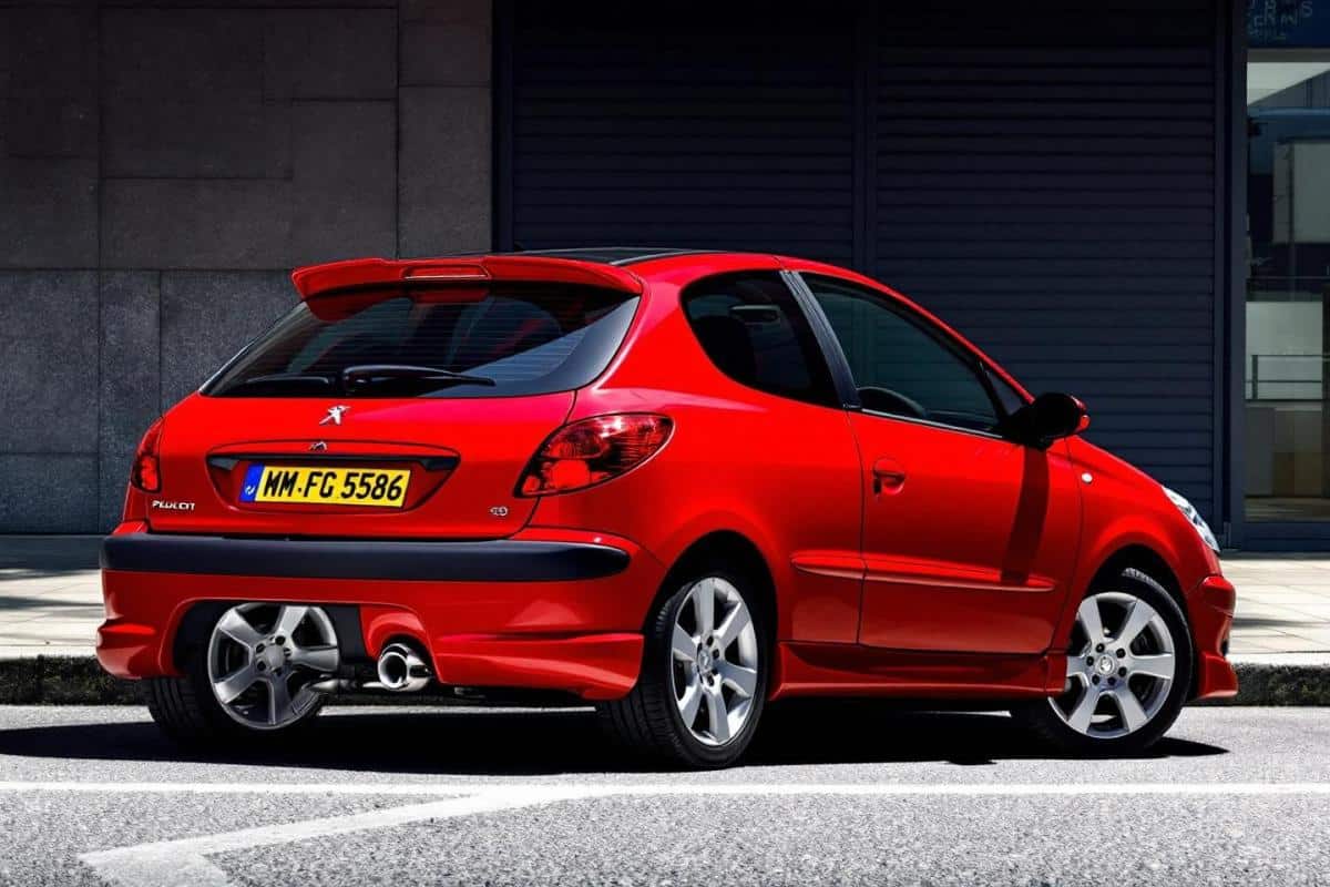 Peugeot 206 hatchback : fiche, moteur et équipements