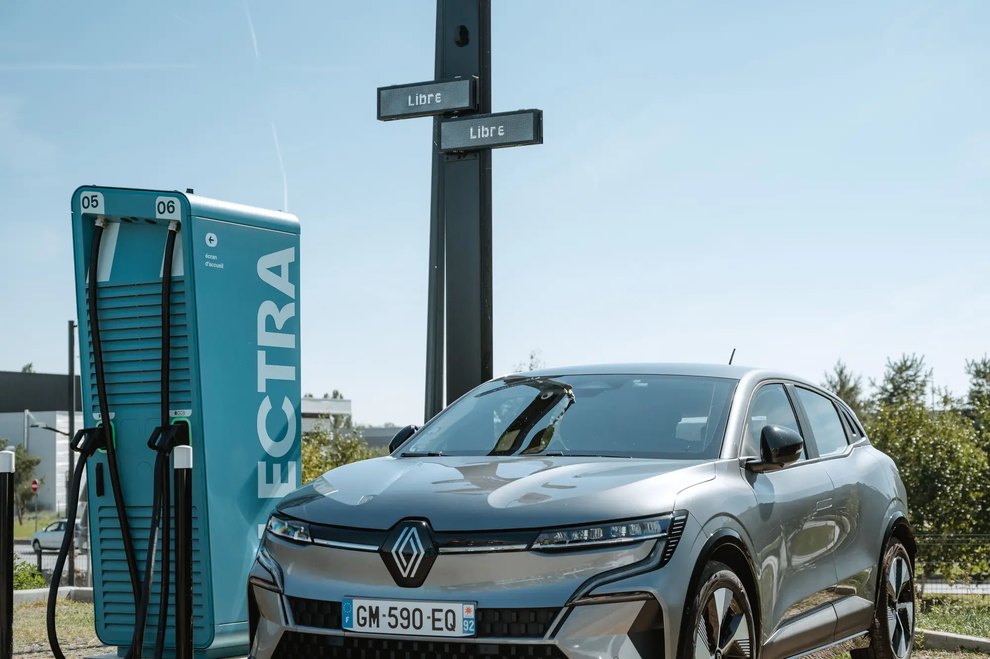 Électrique, hybride ou classique quel type de moteur sera le plus rentable pour les automobilistes français au cours des 7 prochaines années